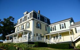 Harbor House Inn